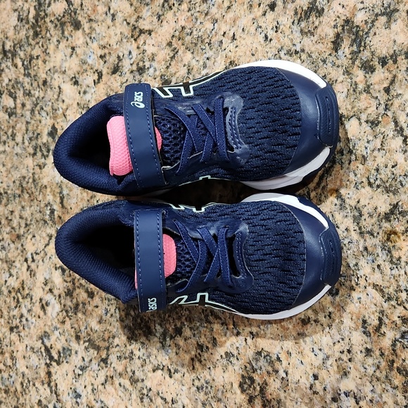 NIB Toddler Asics Size 10 - Picture 2 of 8